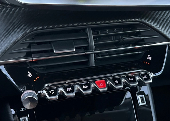 Peugeot 2008 cena 75900 przebieg: 169773, rok produkcji 2021 z Suchedniów małe 742